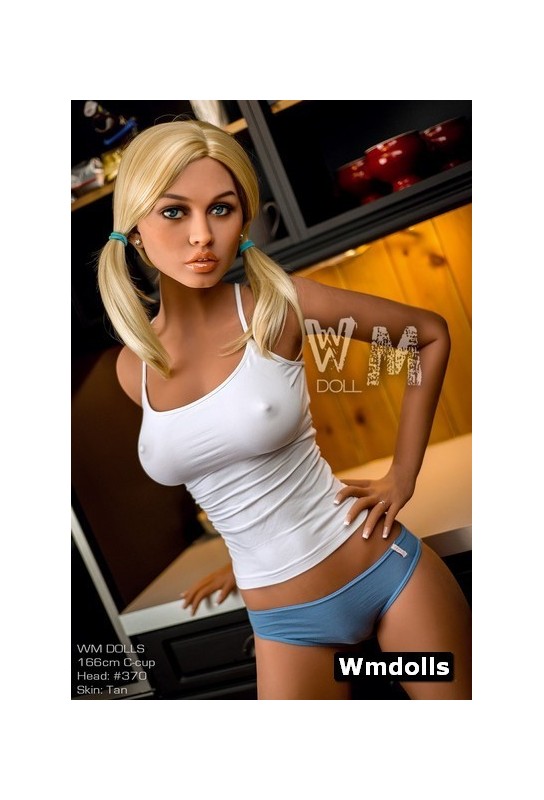 Blonde plantureuse grandeur nature - Blondie - 166cm C-CUP 