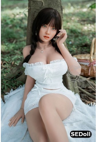 Poupée sexuelle en TPE - Kemeny - 161cm F-CUP 